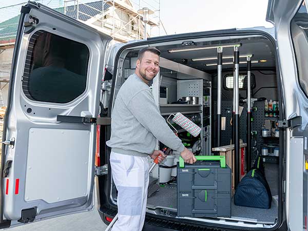 Allestimento-valigette-di-sistema-elettricista-su-furgone-Lombardia